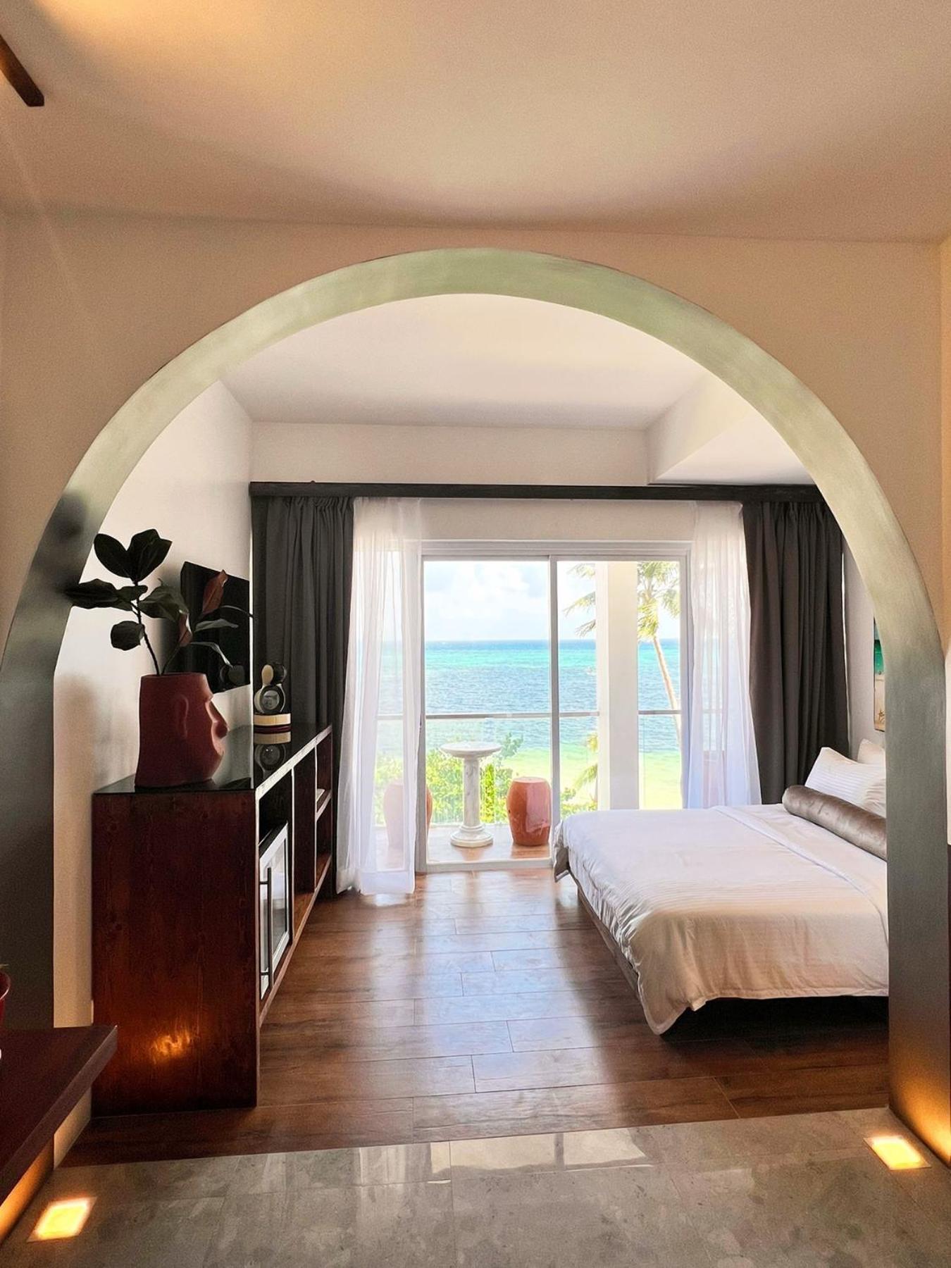 Palassa Private Residences Balabag  Room photo