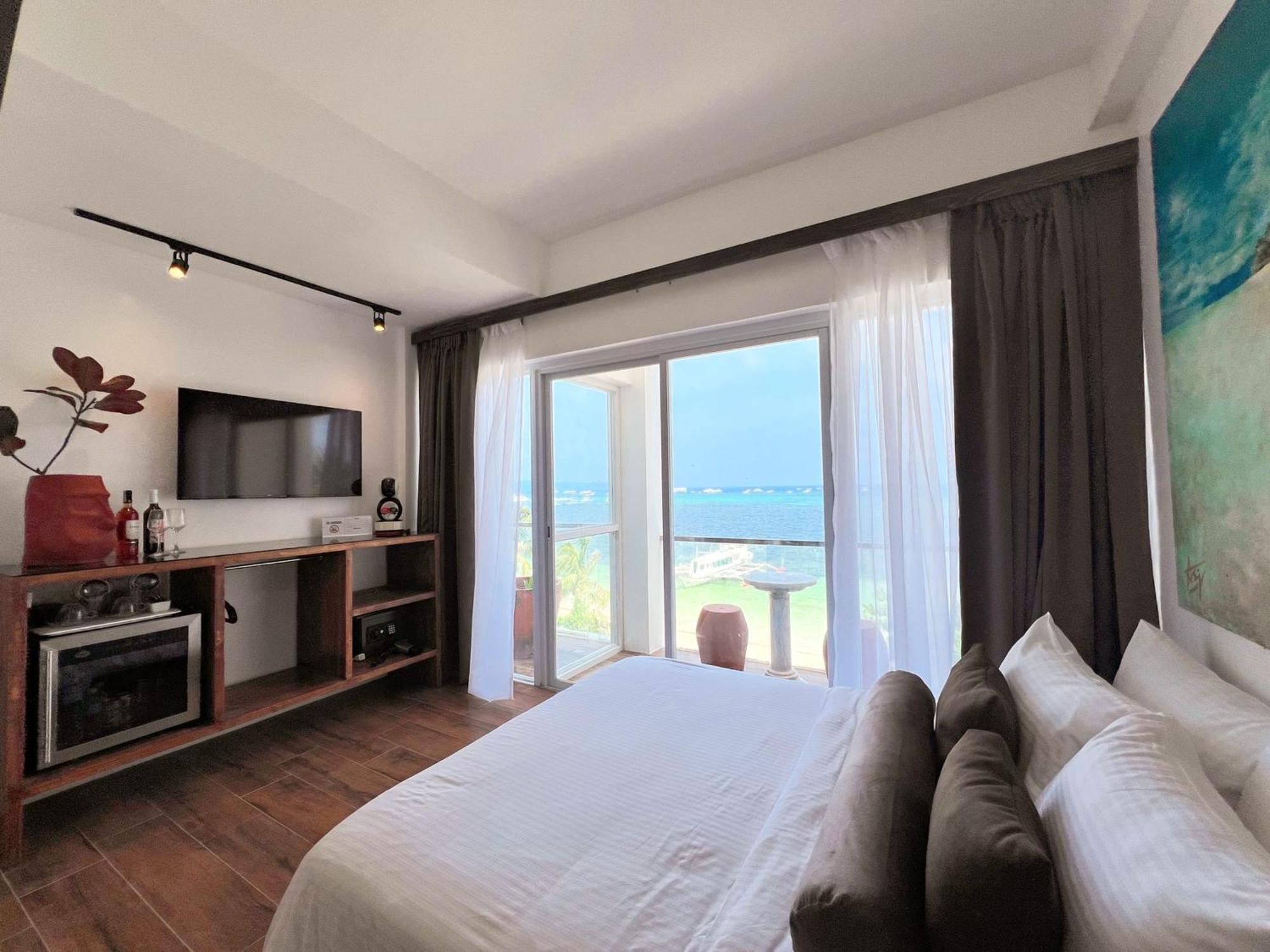 Palassa Private Residences Balabag  Room photo